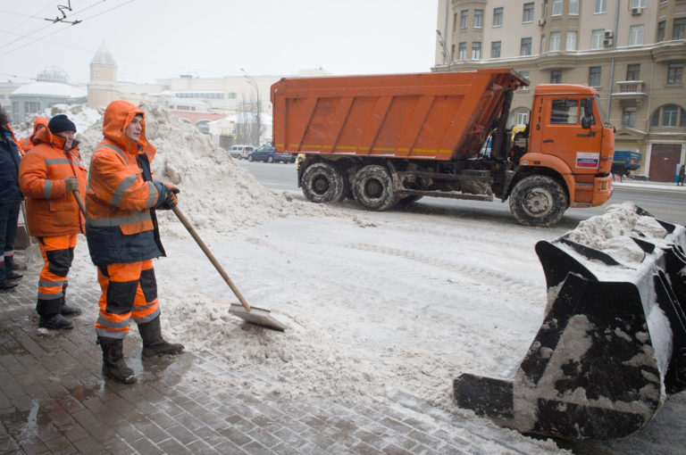 уборка снега в Москве куда жаловаться